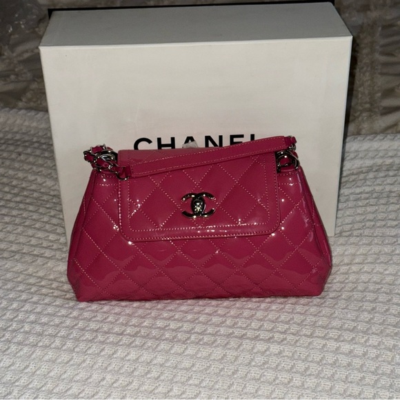 Chanel 2015 Medium Coco Shine Accordion Bag - Picture 2 of 10